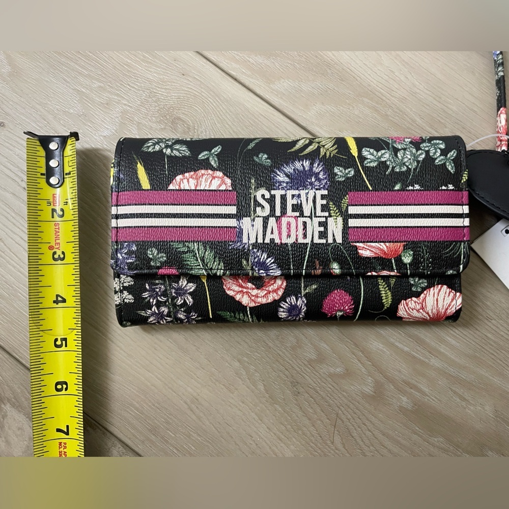 Steve Madden Black Floral Wallet NWT
